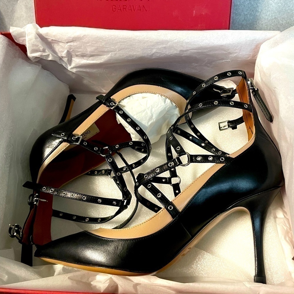 Valentino Grommet studded ankle length strappy love latch pumps Napa lthr 36.5